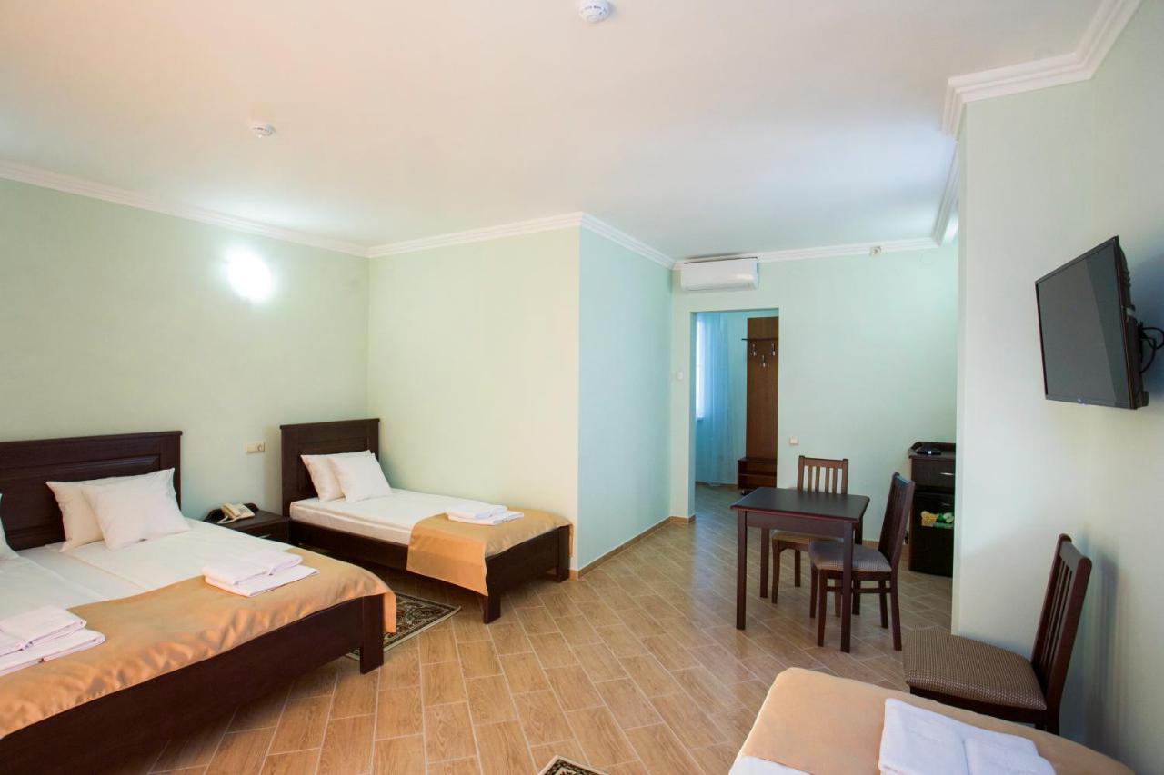 Hotel ACRA Sochumi Exterior foto